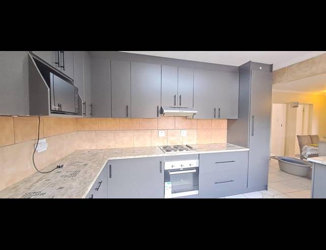 3 BEDROOM TOWNHOUSE FOR SALE IN BRACKENDOWNS
